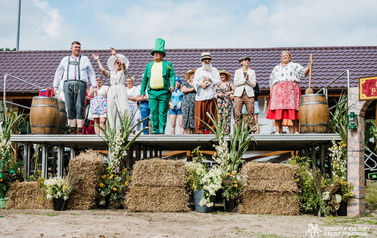 Ceremonia topienia beczek i teatr 30