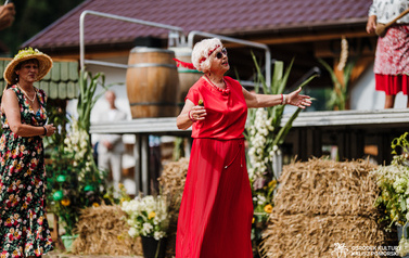 Ceremonia topienia beczek i teatr 45