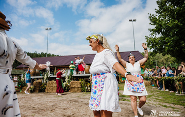 Ceremonia topienia beczek i teatr 50