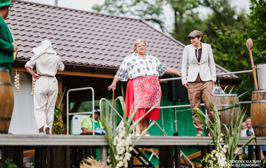 Ceremonia topienia beczek i teatr 87