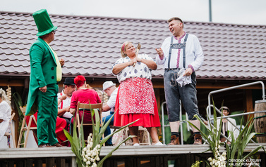 Ceremonia topienia beczek i teatr 116