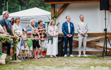 Ceremonia topienia beczek i teatr 125