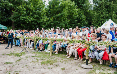 Ceremonia topienia beczek i teatr 187