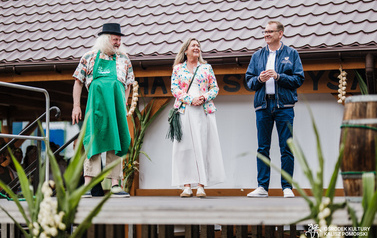 Ceremonia topienia beczek i teatr 189