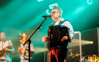 Zesp&oacute;ł ENEJ podczas Jarmarku nad jeziorem og&oacute;rkowym 101