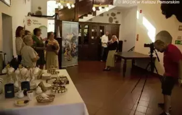 Wernisaż wystawy 'Ceramiką zdobione' 9